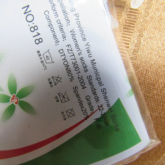 Lot 2 pairs of socks, 1.Daiso japan Knee High Socks, foot size:US 4-7; Nylon - Picture 4 of 5